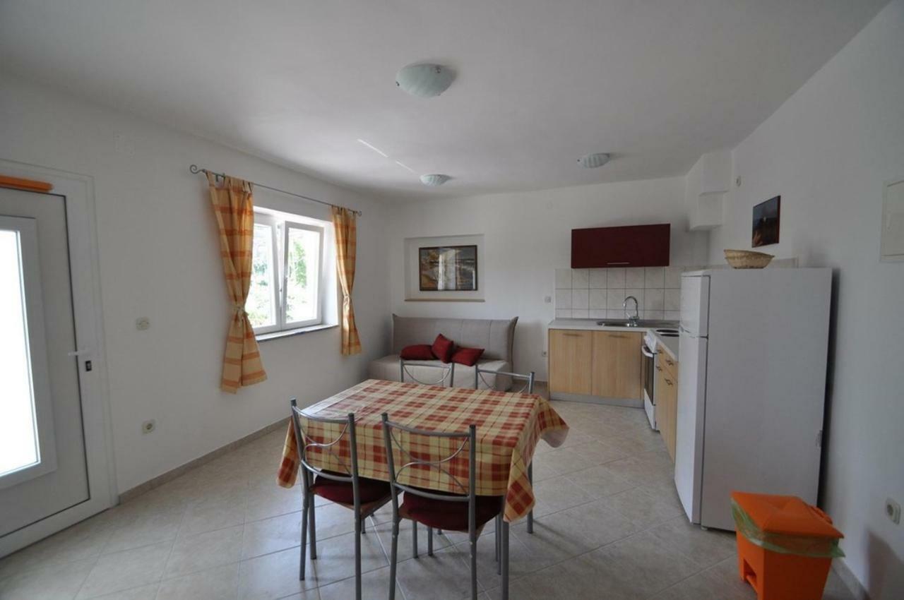 Apartment In Vrbnik/Insel Krk 36796 Exteriör bild
